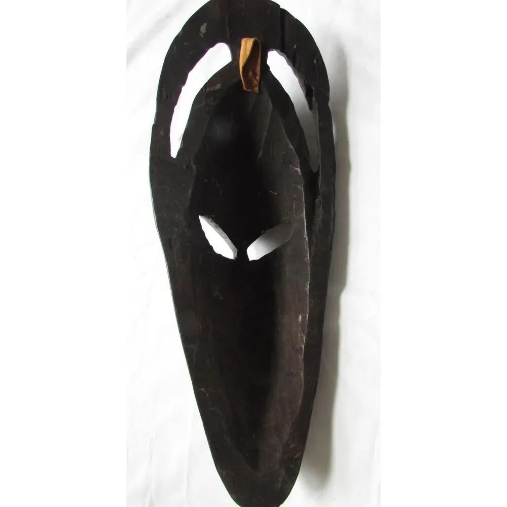 African tribal wall mask made in Ghana hand carved